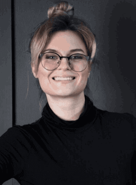 Портрет папы, довольного детским праздником Kidzz